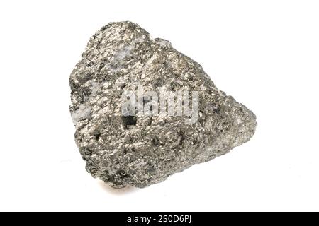 Cristal de pyrite naturel avec éclat métallique saisissant et texture unique. Banque D'Images