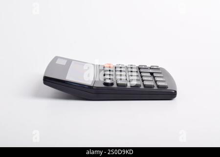 Calculatrice isolé sur fond blanc Banque D'Images