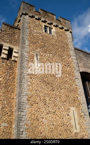 Les murs extérieurs du château de Cardiff à Cardiff au sud du pays de Galles Banque D'Images