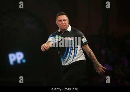 Alexandra Palace, Londres, Royaume-Uni. 27 décembre 2024. 2024/25 PDC Paddy Power World Darts Championships Day 10 ; Credit : action plus Sports/Alamy Live News Banque D'Images