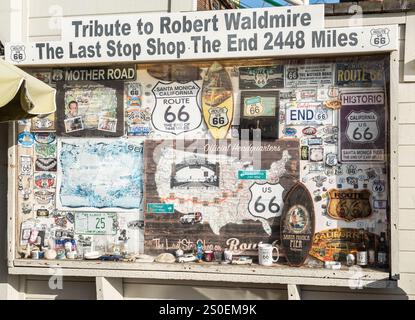 Santa Monica CA USA - 17 août 2017 : hommage à Robert Waldmire le dernier stop Shop la fin de 2448 km sur la jetée de Santa Monica. Banque D'Images