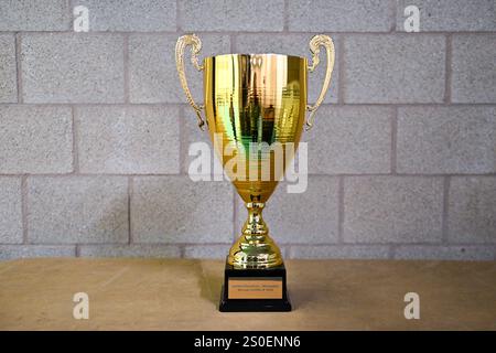 Lierde, Belgique. 27 décembre 2024. La coupe photographiée avant la Supercup minivoetbal 2024 entre Doltcini Erwetegem et AZ77 Maldegem, le vendredi 27 décembre 2024 à Lierde, Belgique . Crédit : Sportpix/Alamy Live News Banque D'Images