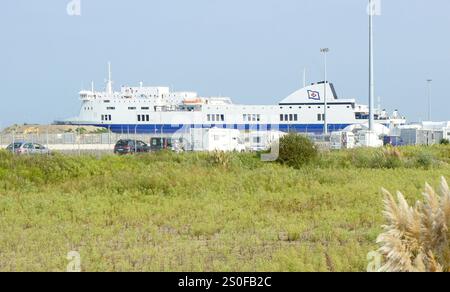 PHOTOS DU DOSSIER : en mer, St Nazaire-Gijon. 28 décembre 2024 : retour sur le ferry NORMAN ATLANTIC qui a brûlé il y a exactement 10 ans, dans la nuit du 27 au 28 décembre 2014 au large des côtes albanaises causant la mort d'au moins 30 personnes (19 toujours portées disparues) dont 2 sauveteurs, la blessure de 64 passagers / équipage. Propriété de la ligne de ferries italiennes Visemar, affrétée par la grecque Anek Lines, le navire moderne, construit 5 ans plus tôt, a pris feu dans le garage en raison des camions laissés en marche pendant la navigation, ce qui est interdit. Le navire venait d'être inspecté une semaine plus tôt et des défauts avaient été découverts...crédit : KEVIN IZORCE/Alamy Live News Banque D'Images