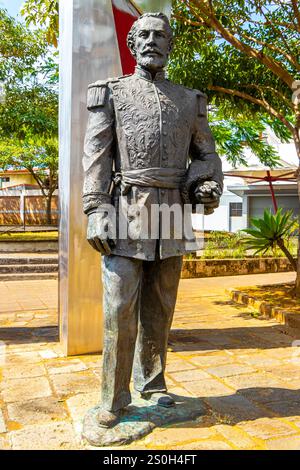 Monument commémoratif sculture et statue dans le parc central d'Alajuela Costa Rica en Amérique centrale. Banque D'Images