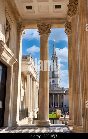 Trafalgar Square avec des Martins in the Field, National Gallery, West End, Londres, Angleterre, ROYAUME-UNI Banque D'Images