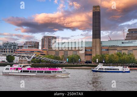 Le Millennium Bridge, la Tamise, le musée Tate Modern, Londres, Angleterre, ROYAUME-UNI Banque D'Images