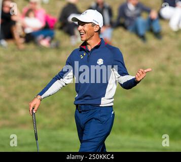 25 septembre 2018 ; Paris, FRA ; le joueur européen Thorbjorn Olesen sur le 9e green lors d'une manche d'entraînement de la Ryder Cup au Golf National. Banque D'Images