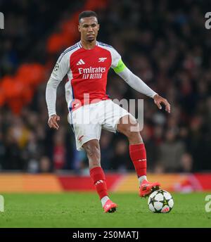 Londres, Royaume-Uni. 22 octobre 2024. Arsenal v Shakhtar Donetsk - UEFA Champions League - Emirates Stadium. Gabriel d'Arsenal en action. Crédit photo : Mark pain / Alamy Live News Banque D'Images