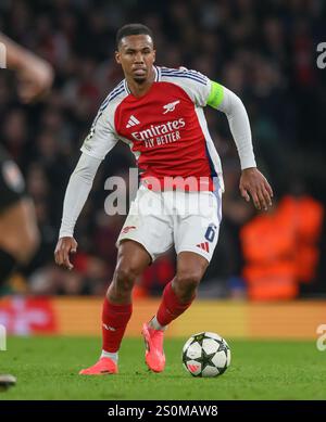 Londres, Royaume-Uni. 22 octobre 2024. Arsenal v Shakhtar Donetsk - UEFA Champions League - Emirates Stadium. Gabriel d'Arsenal en action. Crédit photo : Mark pain / Alamy Live News Banque D'Images