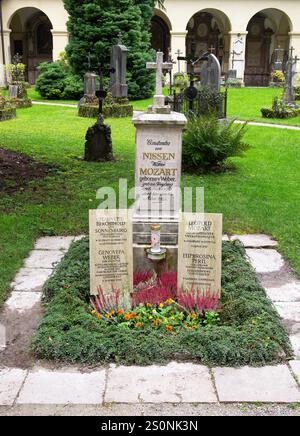 Salzbourg, Autriche - 24 octobre 2024 : la tombe de Constanze von Nissen, l'épouse de Wolfgang Amadeus Mozart et le père de Mozart Leopold Mozart, est loc Banque D'Images