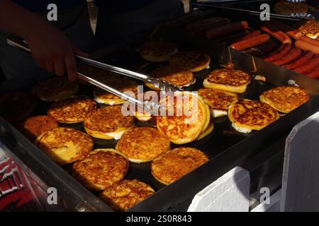 MIAMI, FLORIDE : foire de rue annuelle et festival culturel des traditions, de la nourriture et de la musique d'Amérique latine organisé à Little Havana à Miami, Floride. (Phot Banque D'Images
