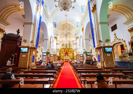 Marbella, Espagne - 24 octobre 2021 : église notre-Dame de l'Incarnation ou Iglesia de Nuestra Senora de la Encarnacion intérieur dans la ville de Marbella Banque D'Images