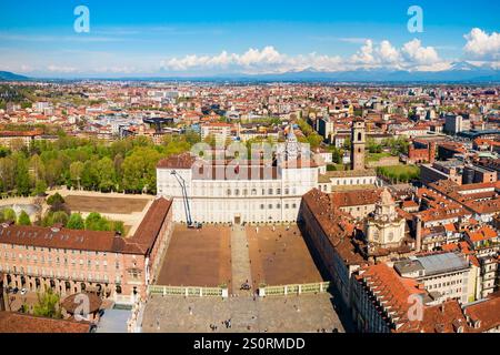 La Piazza Castello ou Place du Château vue panoramique aérienne, une place principale dans le centre-ville de Turin, région du Piémont de l'Italie Banque D'Images