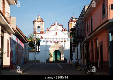 Église “Preciosa Sangre de Cristo” à Teotitlan del Valle dans la région d’Oaxaca au Mexique. Banque D'Images