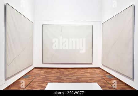 Peinture sur fond blanc pour la cellule d'un recluse I, II, III, 1968, Joan Miró, Barcelone, Catalogne, Espagne Banque D'Images