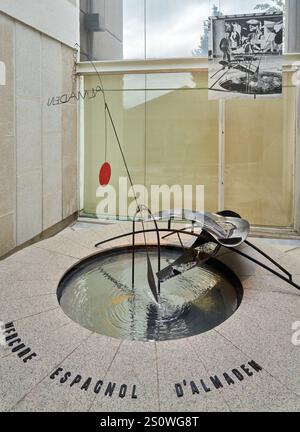 Fontaine de mercure, 1937, Alexander Calder (1898-1976), Barcelone, Catalogne, Espagne Banque D'Images