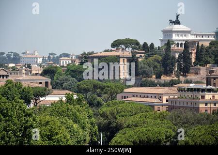 Panorama de la capitale italienne Rome, Italie, journée ensoleillée d'été Banque D'Images