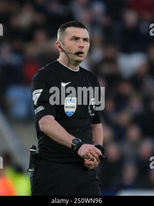 King Power Stadium, Leicester, Royaume-Uni. 29 décembre 2024. Premier League Football, Leicester City contre Manchester City ; arbitre Michael Oliver Credit : action plus Sports/Alamy Live News Banque D'Images