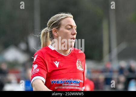 Briton Ferry, pays de Galles. 29 décembre 2024. Tija Richardson de Briton Ferry Llansawel Women lors du Genero Adran premier match entre Briton Ferry Llansawel Women et Cardiff City Women à Old Road à Briton Ferry, pays de Galles, Royaume-Uni le 29 décembre 2024. Crédit : Duncan Thomas/Majestic Media/Alamy Live News. Banque D'Images