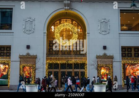 Le siège d'Amazon est situé au 424 Fifth Avenue dans le bâtiment Lord and Taylor, 2024, New York City, États-Unis. Banque D'Images