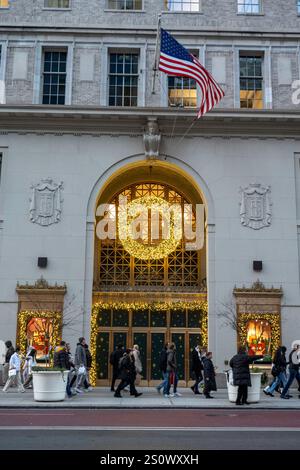 Le siège d'Amazon est situé au 424 Fifth Avenue dans le bâtiment Lord and Taylor, 2024, New York City, États-Unis. Banque D'Images