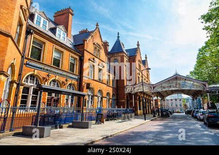 Extérieur de la gare victorienne de Marylebone de Londres par Henry William Braddock, Londres, Angleterre Banque D'Images