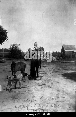 Atlanta, États-Unis. 29 décembre 2024. En 1928, la famille carter déménage dans une ferme de 350 acres près de. Plaines dans la petite communauté de tir à l'arc, Géorgie. Les jeunes. Carter est photographié ici au sommet de son poney Shetland nommé Lady. Carter, le 39e président des États-Unis, récipiendaire du prix Nobel de la paix, militant des droits de l'homme, professeur et enseignant de l'école du dimanche, est décédé le dimanche 29 décembre 2024. Il avait 100 ans. Document photo via le Centre carter/UPI crédit : UPI/Alamy Live News Banque D'Images