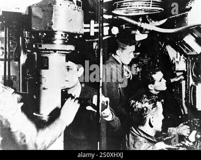 Atlanta, États-Unis. 29 décembre 2024. Dans la Marine, Jimmy carter était un sous-marinier servant dans les flottes de l'Atlantique et du Pacifique et a été choisi pour le programme de sous-marins nucléaires. Il a atteint le grade de lieutenant. Carter, le 39e président des États-Unis, récipiendaire du prix Nobel de la paix, militant des droits de l'homme, professeur et enseignant de l'école du dimanche, est décédé le dimanche 29 décembre 2024. Il avait 100 ans. Document photo via le Centre carter/UPI crédit : UPI/Alamy Live News Banque D'Images