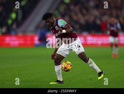 London Stadium, Londres, Royaume-Uni. 29 décembre 2024. Premier League Football, West Ham United contre Liverpool ; Mohammed Kudus de West Ham United on the ball Credit : action plus Sports/Alamy Live News Banque D'Images