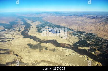 Vue aérienne de la vallée du Jourdain / vallée du Rift dans la région de Karameh en Jordanie. Banque D'Images