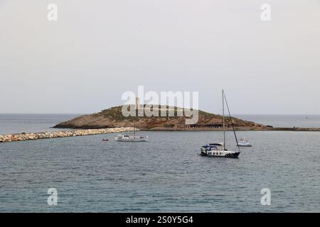 Vue de la Portara de Naxos- Temple d'Apollon- sur l'île des Cyclades de Naxos- Grèce Banque D'Images