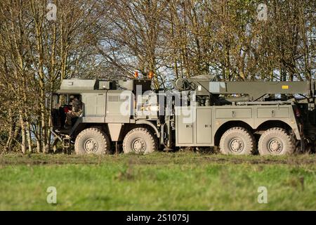 Gros plan d'un camion 8x8 HOMME DE l'armée britannique SVR (support Vehicle Recovery) en mouvement Banque D'Images