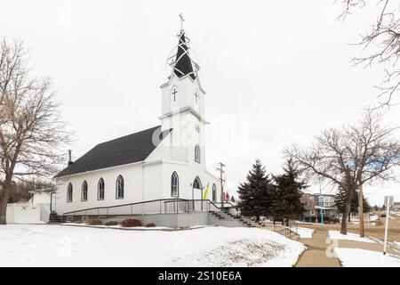 Ancienne église catholique ukrainienne néo-gothique avec un clocher à Camrose, Alberta, Canada Banque D'Images