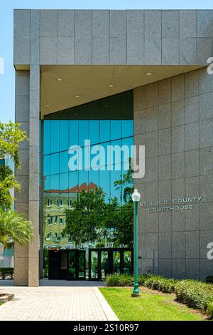 Palais de justice du comté de St Lucie, South 2nd Street, Fort Pierce, Floride Banque D'Images