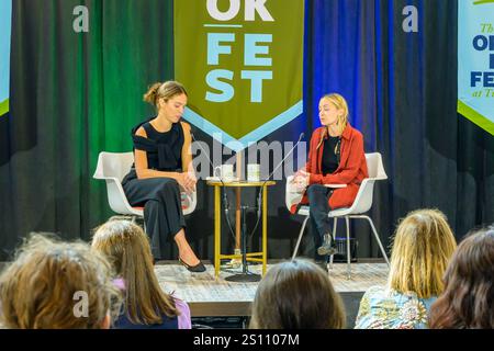 New Orleans, LOUISIANE, États-Unis - 15 mars 2024 ; Nicole Ritchie interviewe l'auteur Cleo Wade au New Orleans Book Festival Banque D'Images