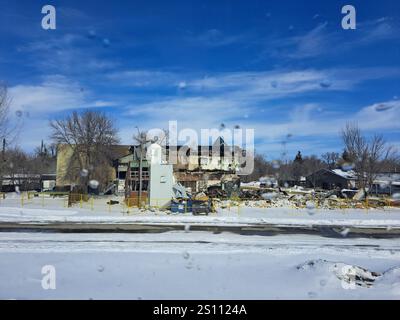 Maison abandonnée délabrée le long de la voie ferrée à Winnipeg, Manitoba, Canada Banque D'Images