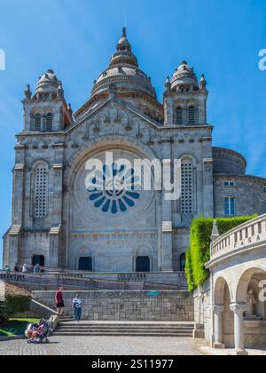 Cathédrale au sommet de la montagne Santa Luzia, Viana do Castelo, Portugal. Banque D'Images