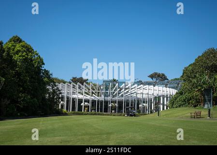 La maison de verre de calice et le centre de réception, Royal Botanic Garden, un jardin botanique majeur classé au patrimoine de 30 hectares, Sydney, Nouvelle-Galles du Sud, Australie Banque D'Images