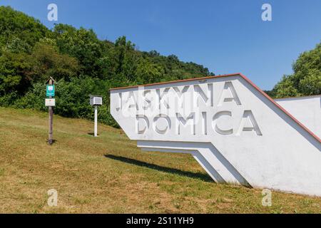 Jaskyna Domica, entrée de la cave Domica, Slovensky kras, Slovaquie Banque D'Images