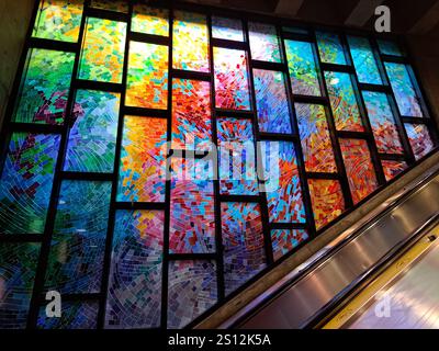 Vitraux muraux de verrier à la station de métro Charlevoix à Montréal, Québec, Canada Banque D'Images