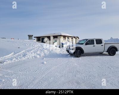 Bâtiment d'entretien à Cape Merry, à Churchill, Manitoba, Canada Banque D'Images