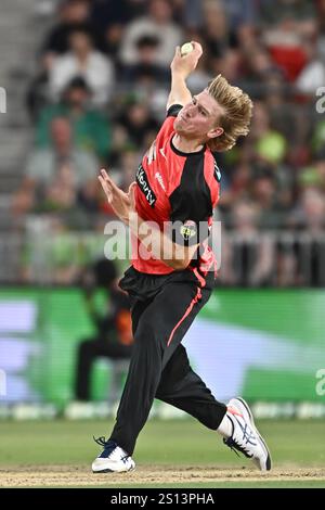 Sydney, Australie. 30 décembre 2024. Will Sutherland bowling lors du match de Big Bash League entre le Sydney Thunder et les Melbourne Renegades au stade ENGIE. Le Sydney Thunder remporte son match de Big Bash League contre les Melbourne Renegades au stade ENGIE par 8 courses. Sydney Thunder : 156/4 (20 overs), Melbourne Renegades 148/8 (20 overs). Crédit : SOPA images Limited/Alamy Live News Banque D'Images