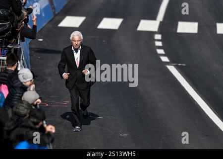 San Giovanni Rotondo, Italie. 16 mai 2019. Foto Marco Alpozzi/LaPresse 16 maggio 2019 San Giovanni Rotondo (Italia) Sport Ciclismo Giro d'Italia 2019 - edizione 102 - tappa 06 Da Cassino a San Giovanni Rotondo - km 238 Nella foto : Gianni Savio photo Marco Alpozzi/LaPresse 16 mai 2019 San Giovanni Rotondo (Italie) Sport Cycling Giro d'Italia 2019 - 102ème édition - étape 06 de Cassino à San Giovanni Rotondo - San Giovanni Rotondo - San Giovanni Rotondo - San Giovanni Rotondo - San Giovanni Rotondo in the San Giovanni Live News : Gianni Ropic Alpic News : Gianni Rotondo Banque D'Images