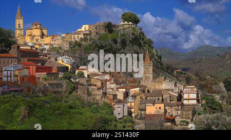 Novara di Sicilia, un village sicilien historique, Italie, Sicile Banque D'Images