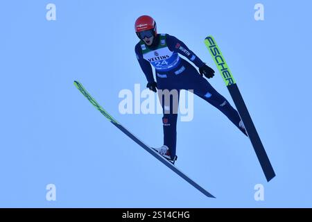 Garmisch Partenkirchen, Allemagne. 31 décembre 2024. GARMISCH-PARTENKIRCHEN, ALLEMAGNE - DÉCEMBRE 31 : Adrian Tittel d'Allemagne lors de la qualification de la Coupe du monde de saut à ski FIS quatre collines hommes Garmisch at le 31 décembre 2024 à Garmisch-Partenkirchen, Allemagne.241231 SEPA 24 068 - 20241231 PD1331 crédit : APA-PictureDesk/Alamy Live News Banque D'Images