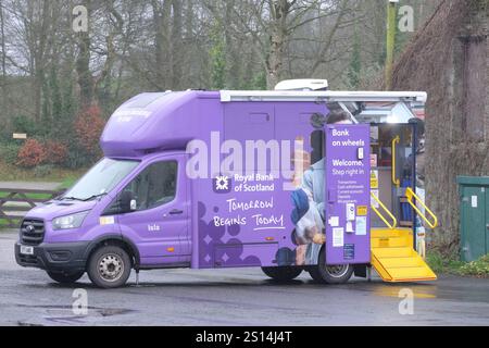 Royal Bank of Scotland mobile banking visite le village de Garlieston dans le Wigtownshire en Écosse en décembre 2024 Banque D'Images