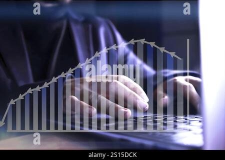 Analyse des données d'entreprise. Mains d'un homme d'affaires méconnaissable analysant des statistiques sur son ordinateur. Banque D'Images