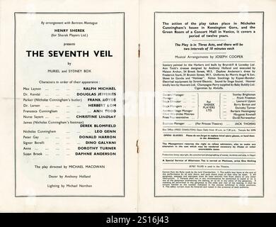 Pages intérieures de Programme for Princes Theatre, Shaftesbury Avenue, Londres pour ANN TODD LEO GENN (remplaçant James Mason du film) et HERBERT LOM dans une version scénique de 1951 du film de 1945 LE SEPTIÈME VOILE adapté par MURIEL et SYDNEY BOX DE leur propre histoire originale / scénario et présenté à partir du 14 mars 1951. Banque D'Images