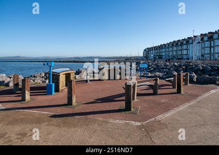 Une belle matinée ensoleillée à Morecambe sur la côte du Lancashire dans le nord-ouest de l'Angleterre. Banque D'Images