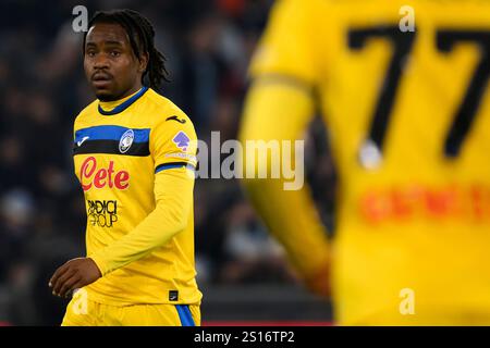 Ademola Lookman d'Atalanta BC regarde pendant la série A match de football entre SS Lazio et Atalanta BC au stade Olimpico à Rome (Italie), le 28 décembre 2024. Banque D'Images